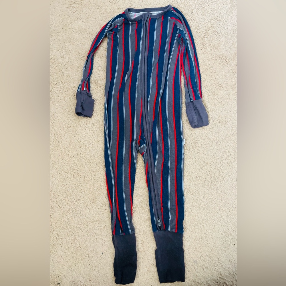 Little sleepies 12-18m suited stripes zippy